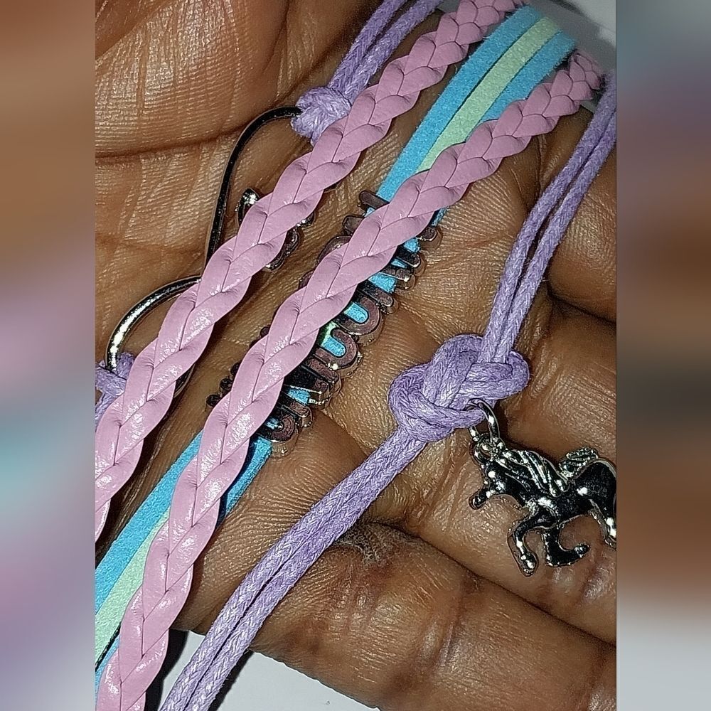 Hand crafted, horse shaped unicorn stackable bracelet - Picture 7 of 10